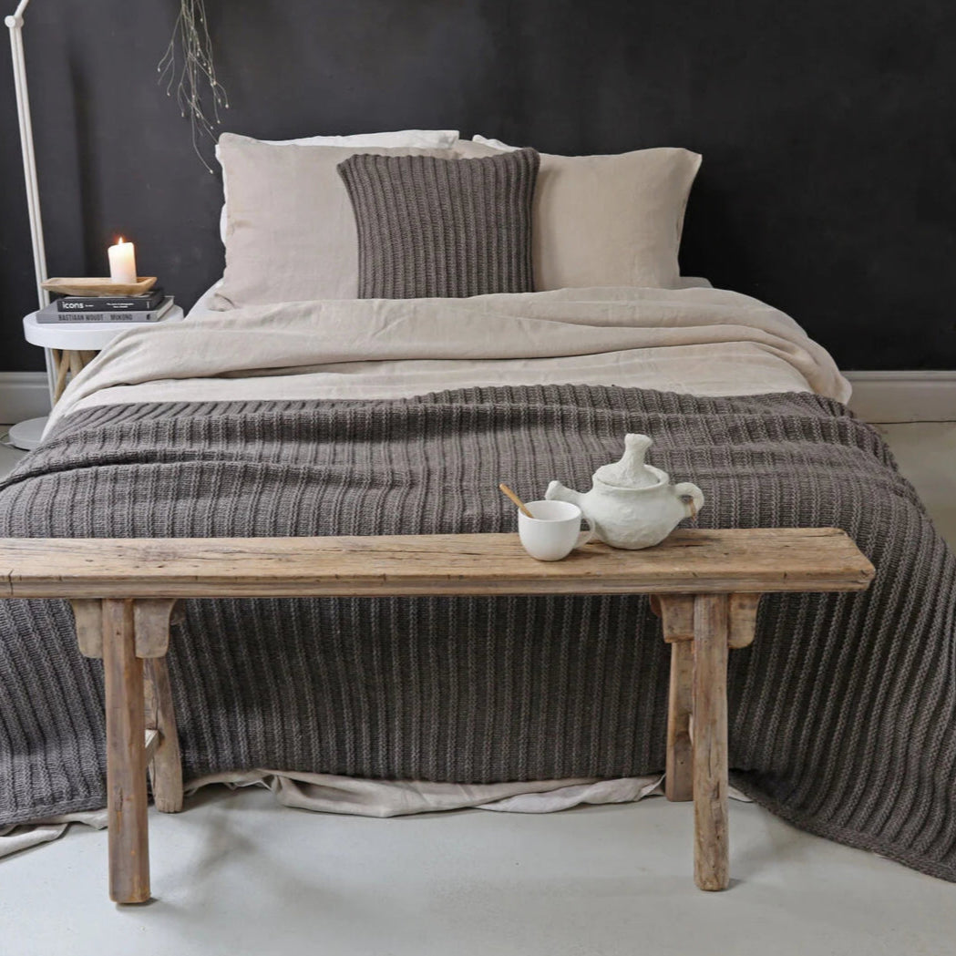 PLAID - Bergen Wol gebreid plaid met stoer detail Beige