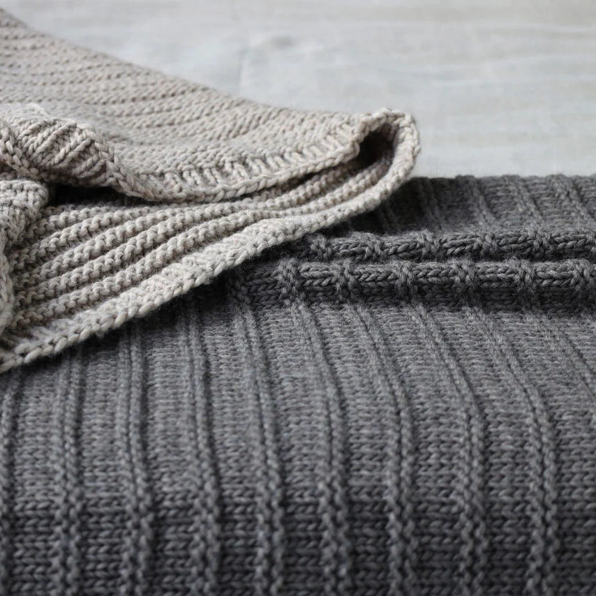 PLAID - Bergen Wol gebreid plaid met stoer detail Beige