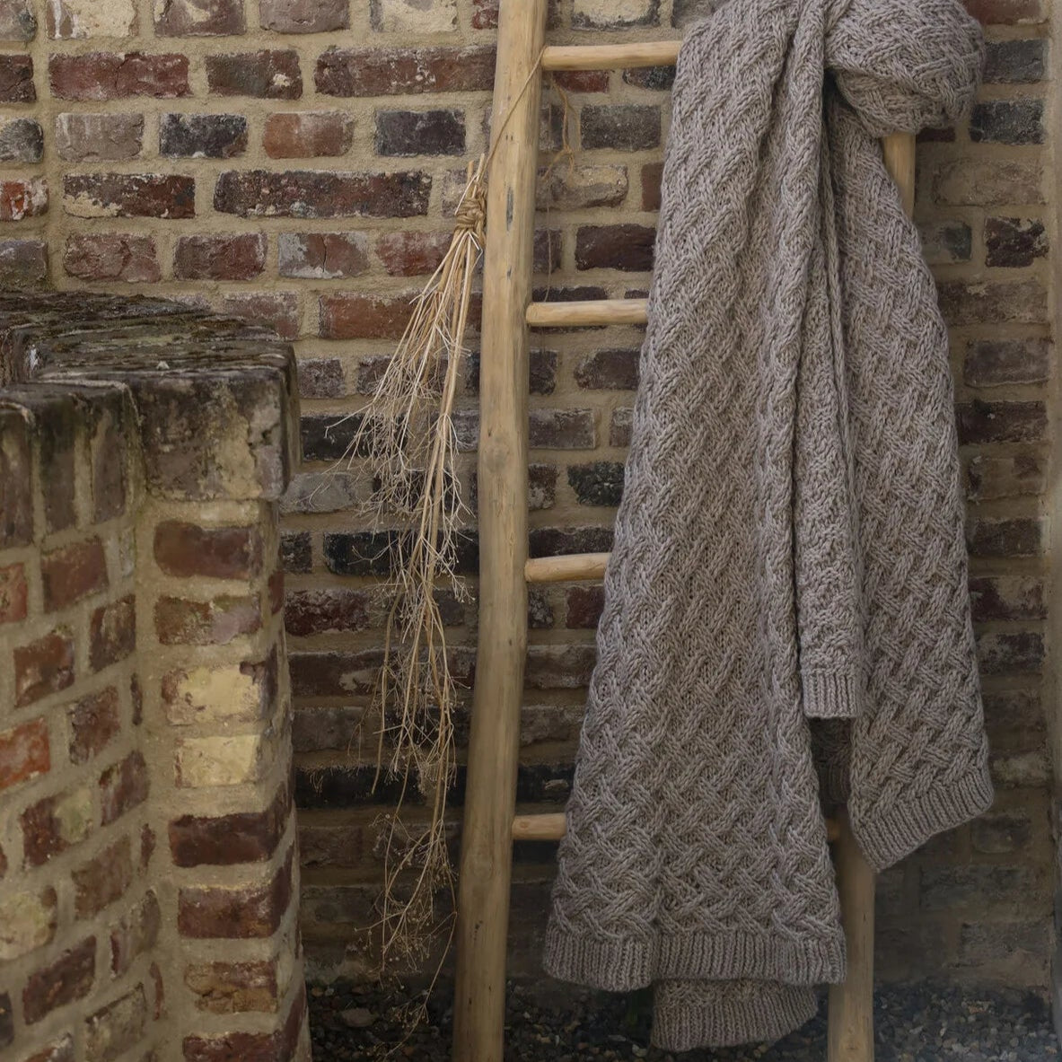 PLAID - Verbier wol alpaca stoere siersteek Beige