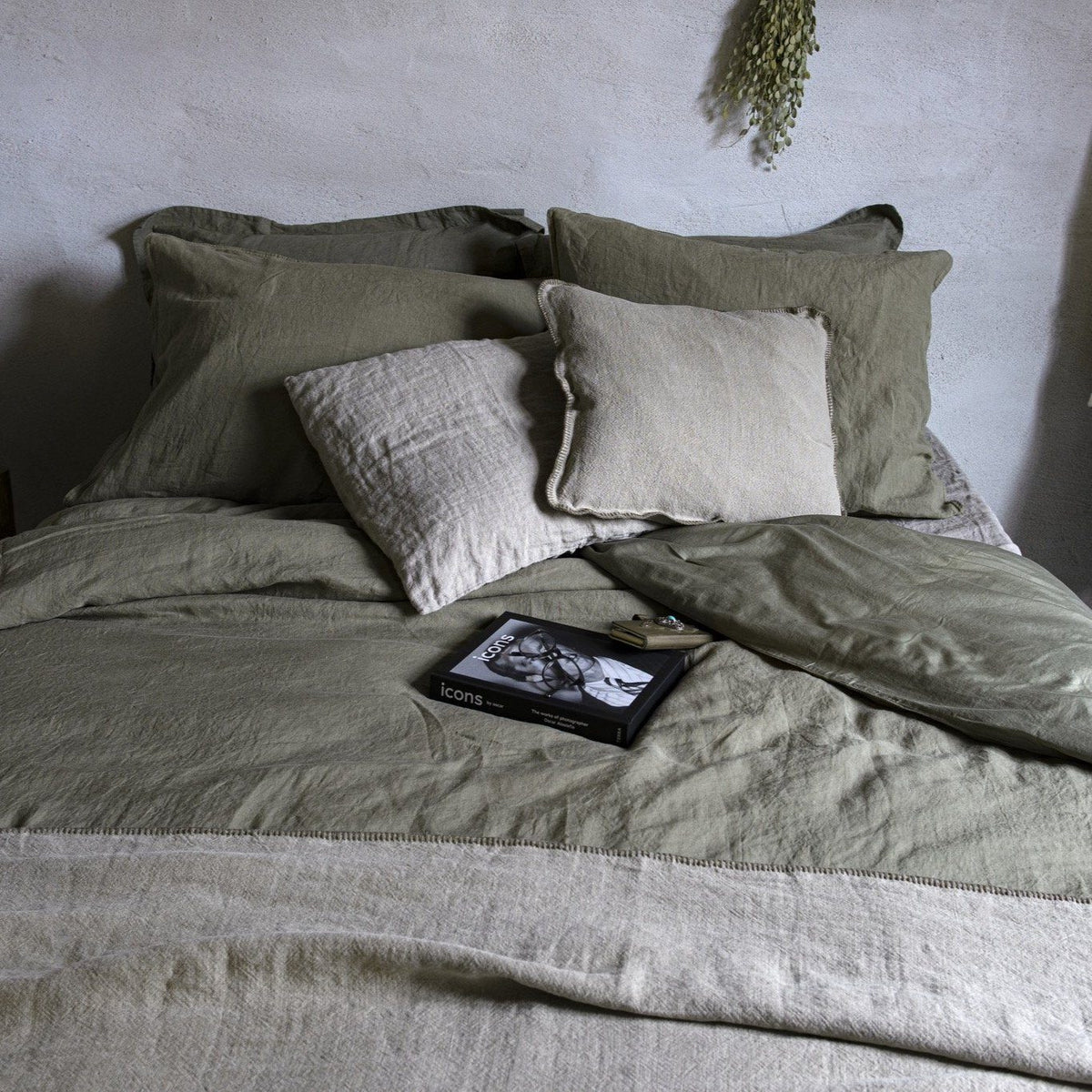 SOFIE - Linnen (192gsm) met katoen-satijn (300TC) Dekbedovertrek Dekbedovertrek PASSION FOR LINEN Set 140x220 + kussensloop Army groen